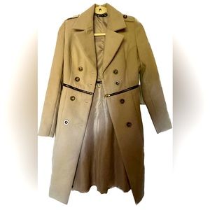Versatile 2-in-1 Trench/Short Jacket in Tan